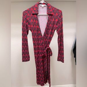 DVF Wrap Dress V-neck collar, matching belt that cinches the waist